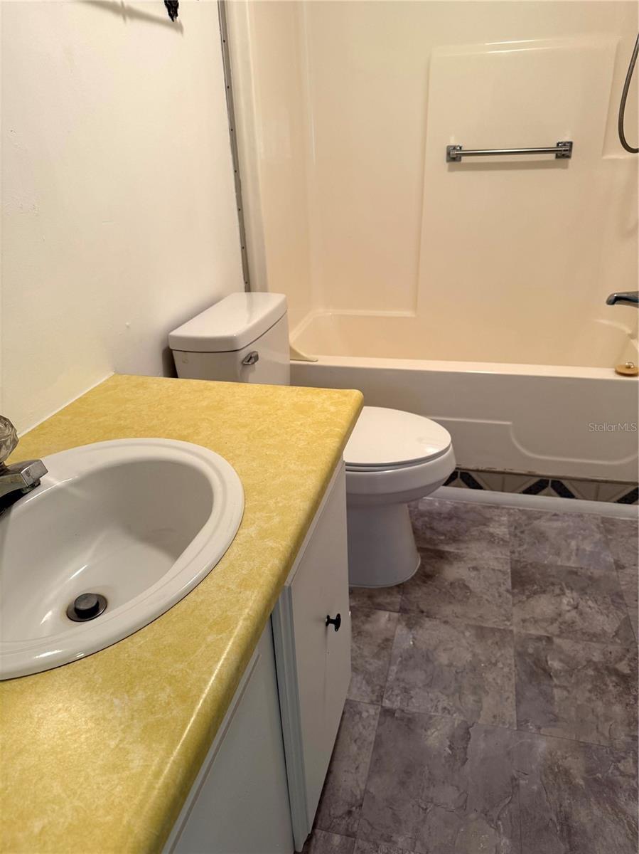 OAK PARK VILLAGE - Residential Lease