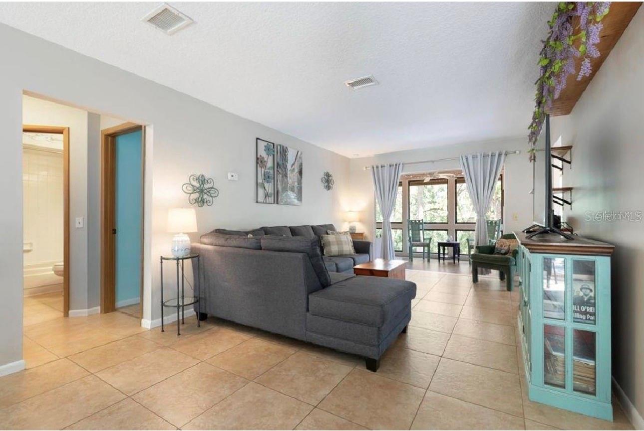 8 FAIRWAYS CIRCLE 8