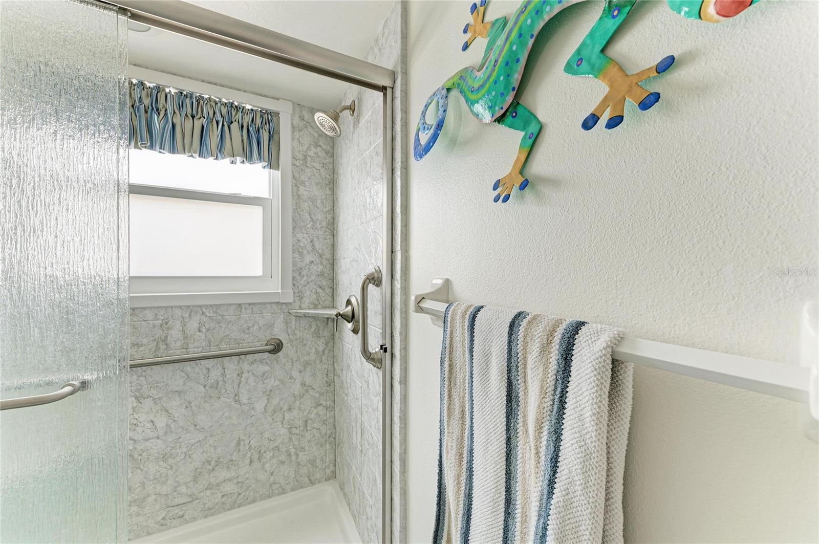 SHORE ACRES RESUBDIVIDED - Residential