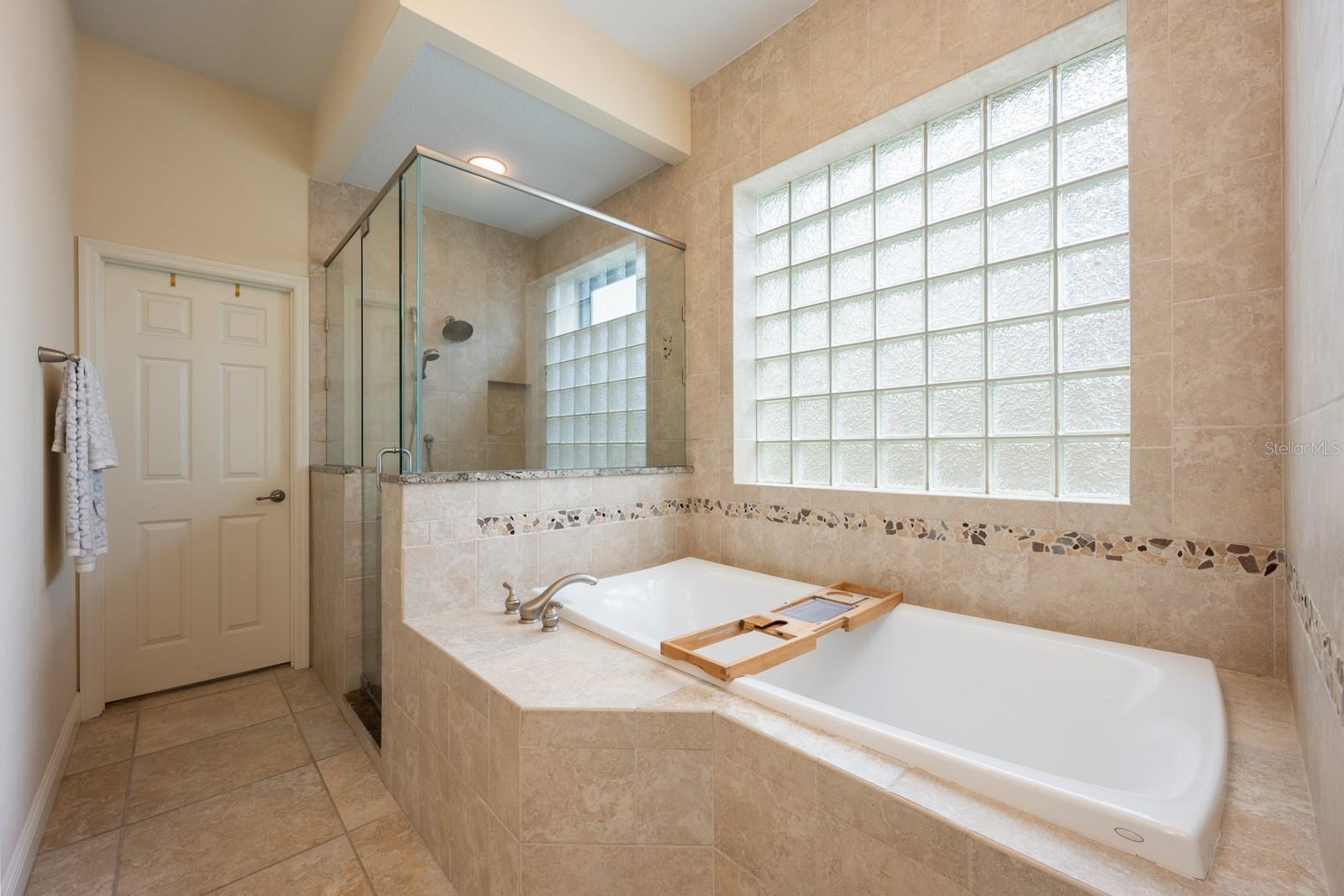 DUBSDREAD HEIGHTS - Residential