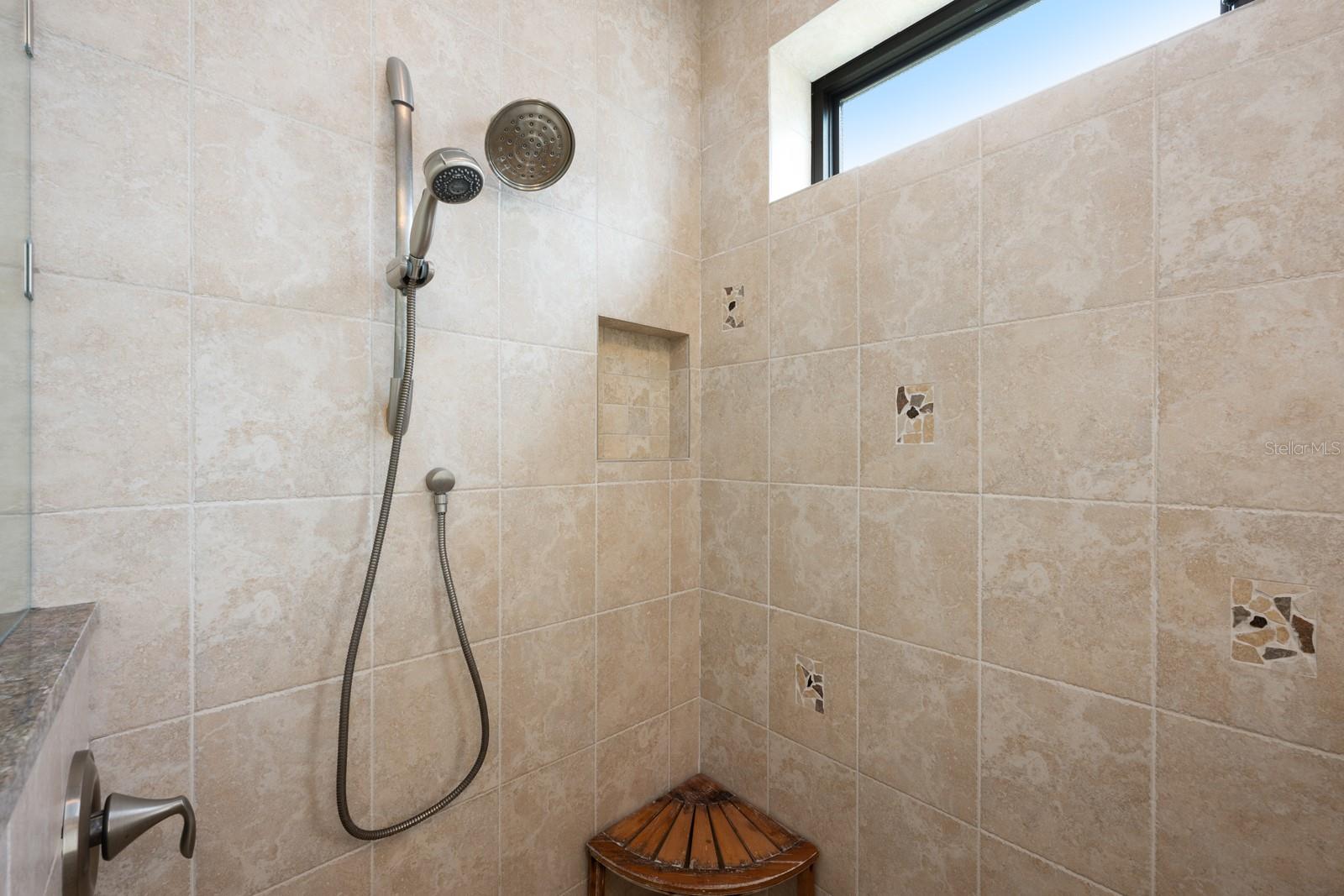 DUBSDREAD HEIGHTS - Residential