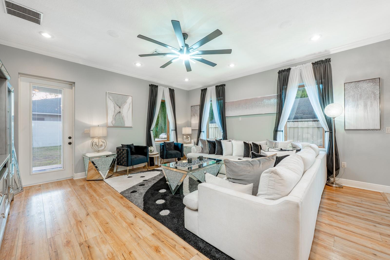 DUBSDREAD HEIGHTS - Residential