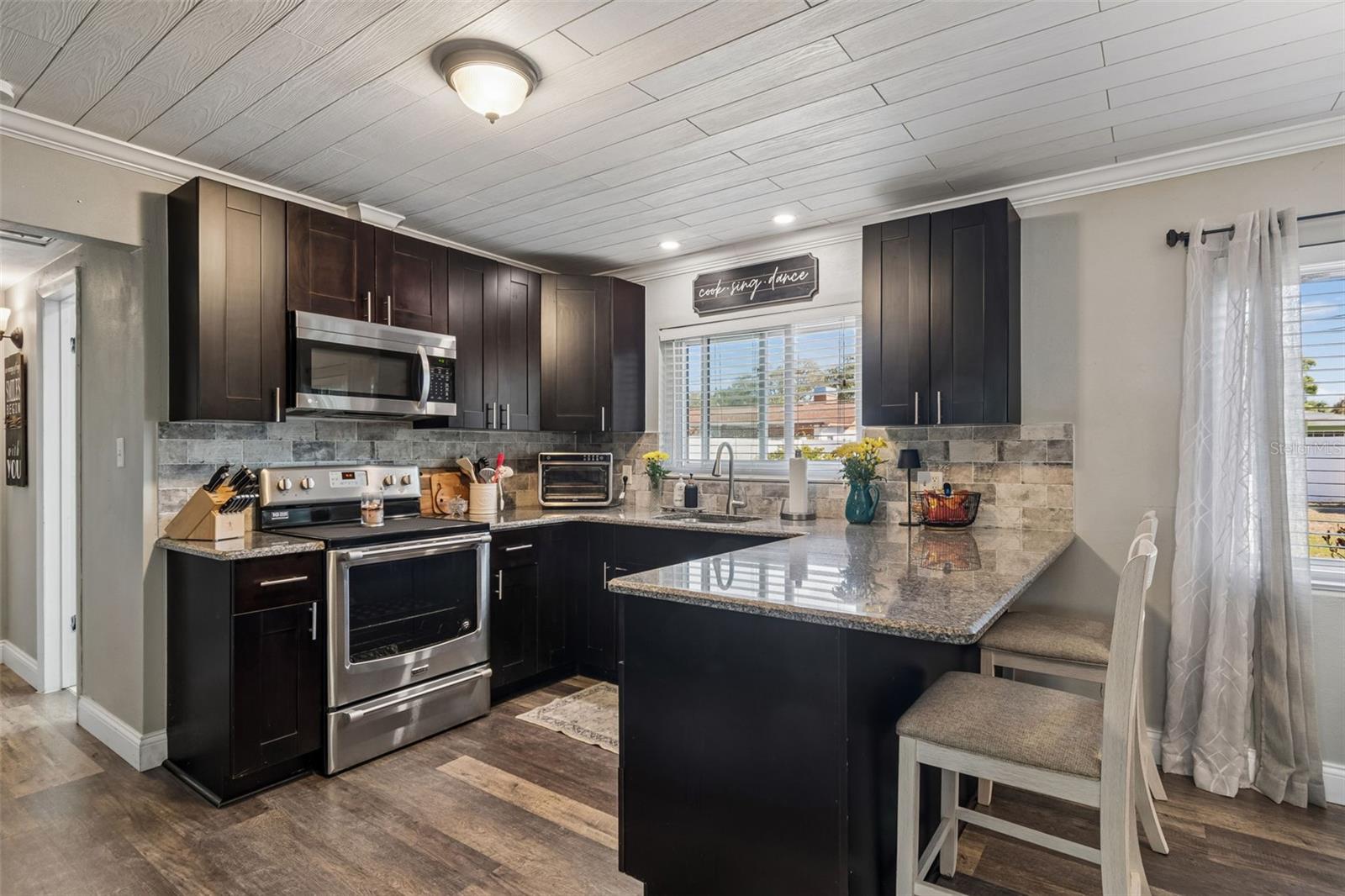 HIGHLAND OAK - Residential