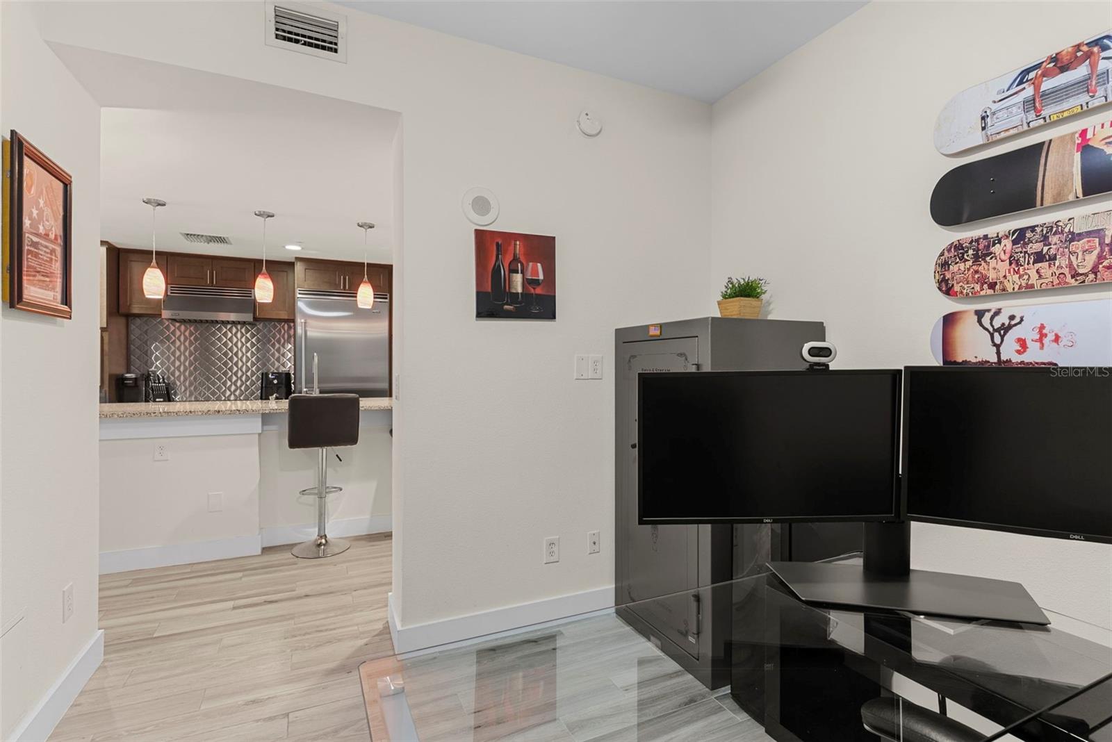 GRAND CENTRAL AT KENNEDY RESID - Residential Lease