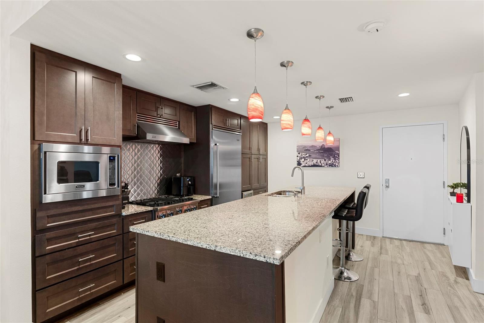 GRAND CENTRAL AT KENNEDY RESID - Residential Lease