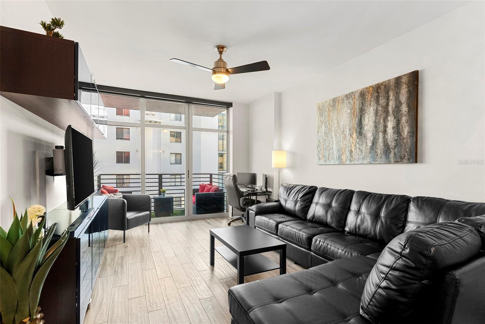 GRAND CENTRAL AT KENNEDY RESID - Residential Lease