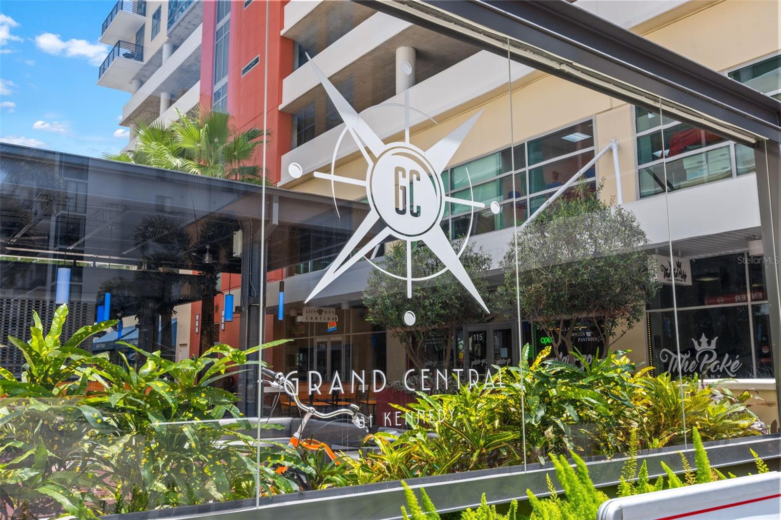 GRAND CENTRAL AT KENNEDY RESID - Residential Lease