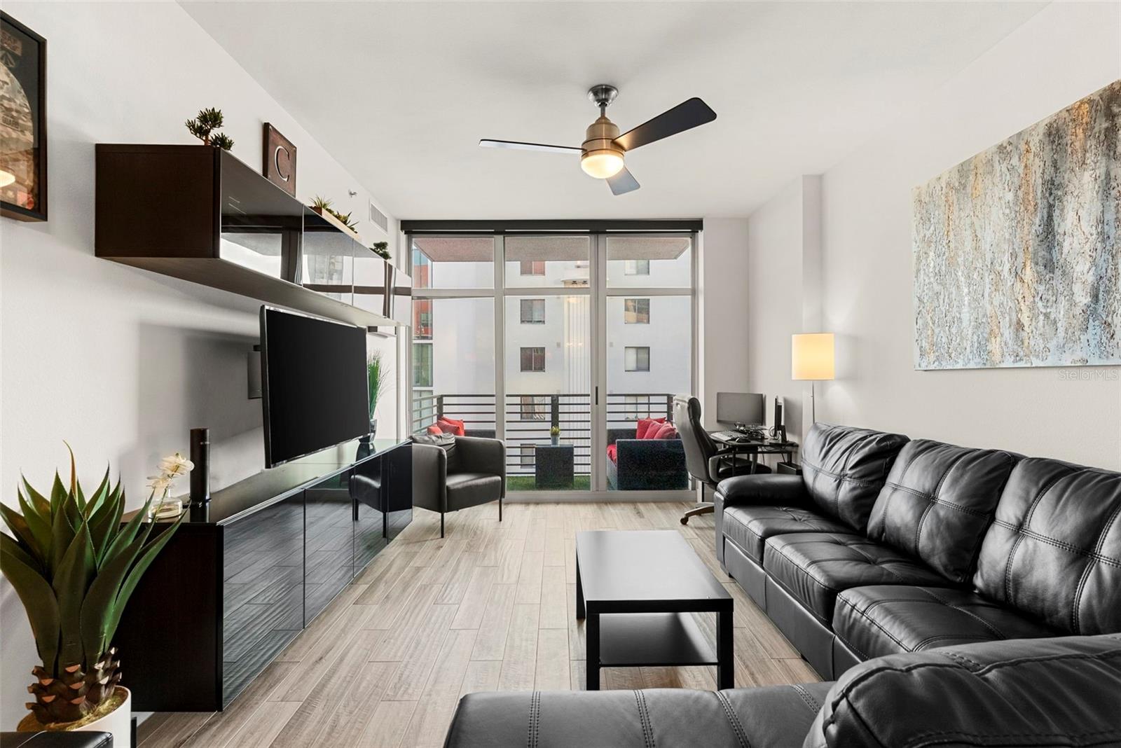 GRAND CENTRAL AT KENNEDY RESID - Residential Lease