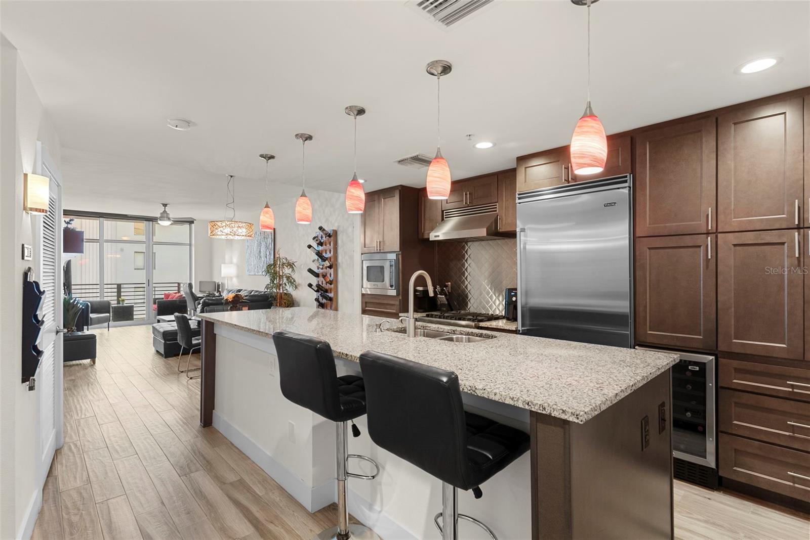 GRAND CENTRAL AT KENNEDY RESID - Residential Lease