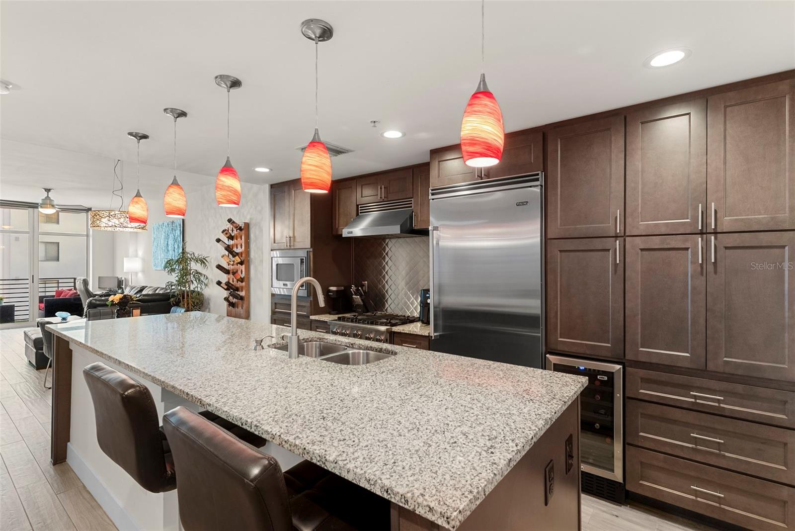 GRAND CENTRAL AT KENNEDY RESID - Residential Lease