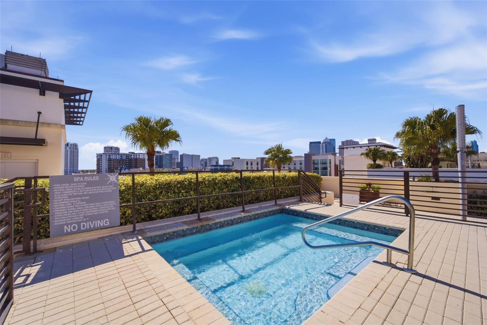 GRAND CENTRAL AT KENNEDY RESID - Residential Lease