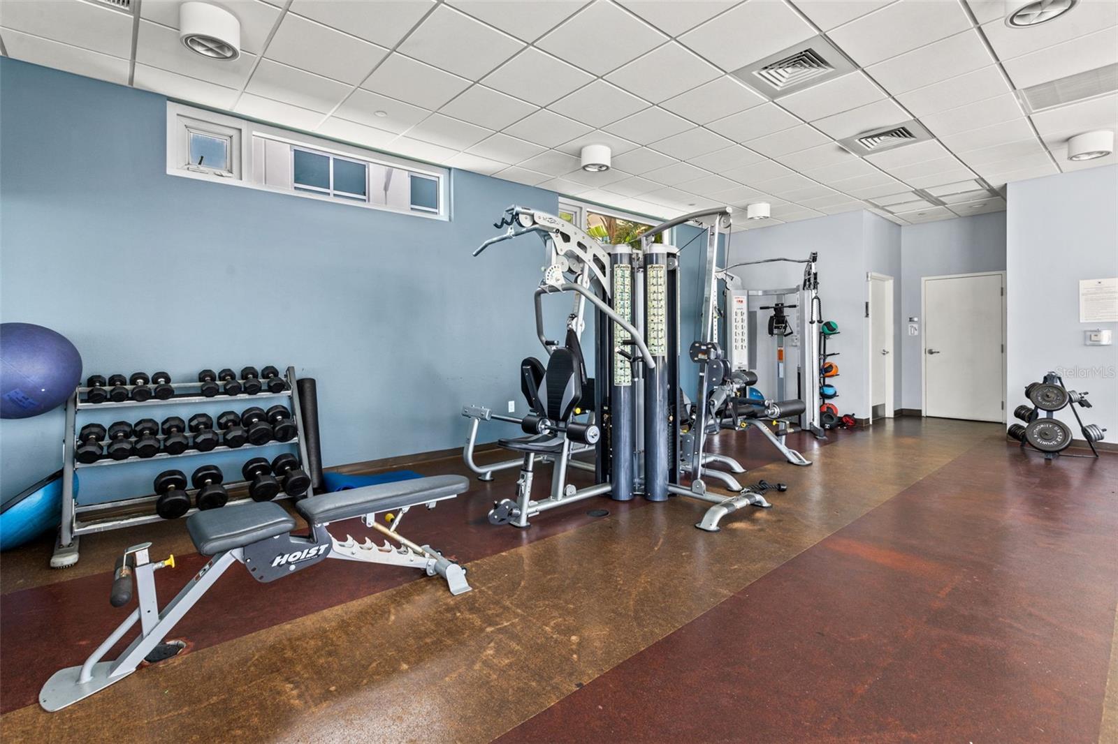 GRAND CENTRAL AT KENNEDY RESID - Residential Lease