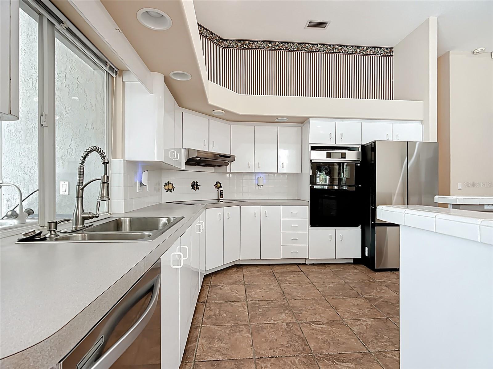 TRAILS 03 REV - Residential