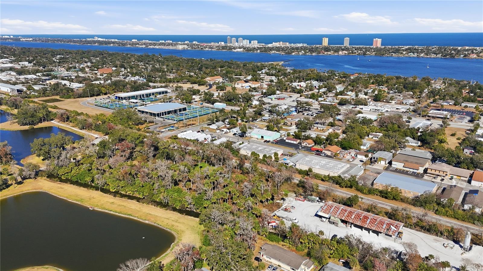 MASON & CARSWELLS HOLLY HILL - Commercial Sale