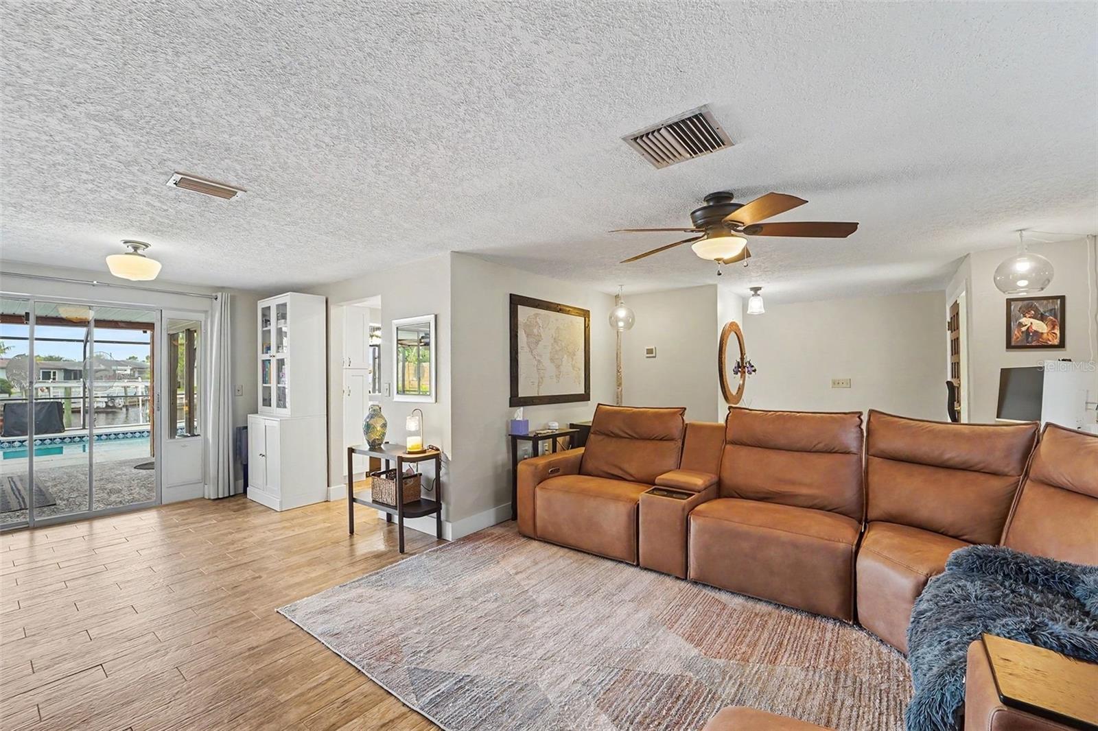 5736 MELALEUCA DRIVE 22