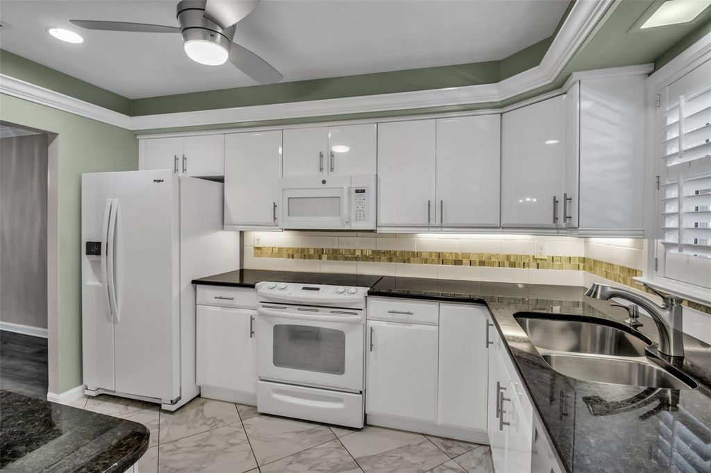 Photo of 3484 Lake Bayshore Drive #P515, Bradenton, FL 34205 (MLS # A4678217)