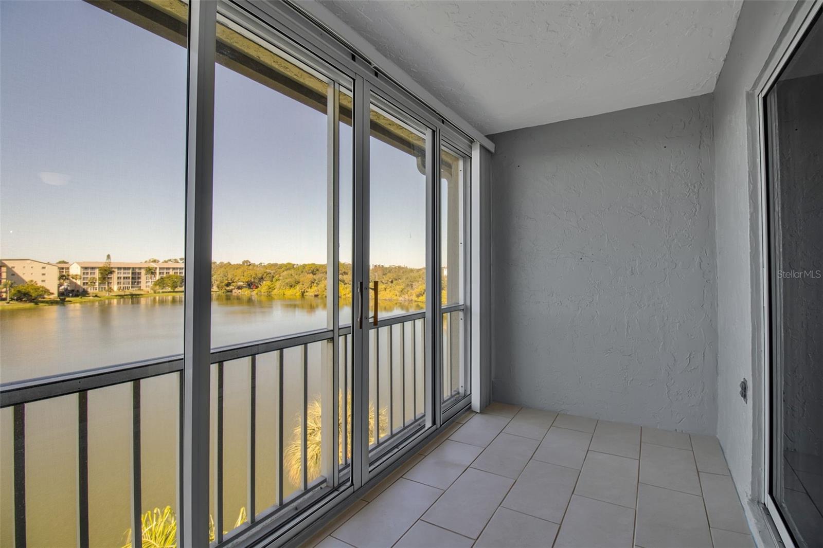 BAYSHORE ON THE LAKE APTS III SEC2 - Residential