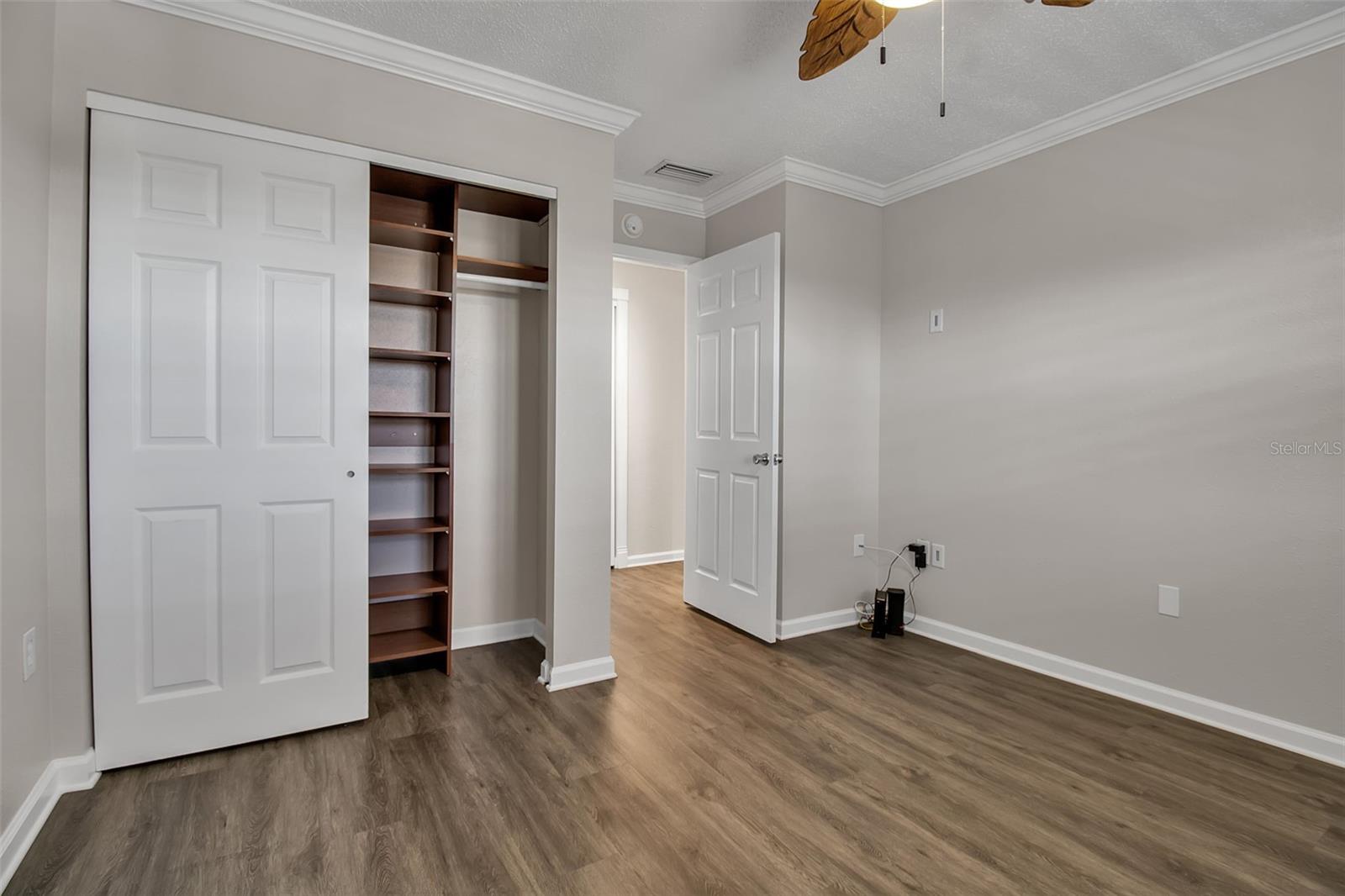 BAYSHORE ON THE LAKE APTS III SEC2 - Residential