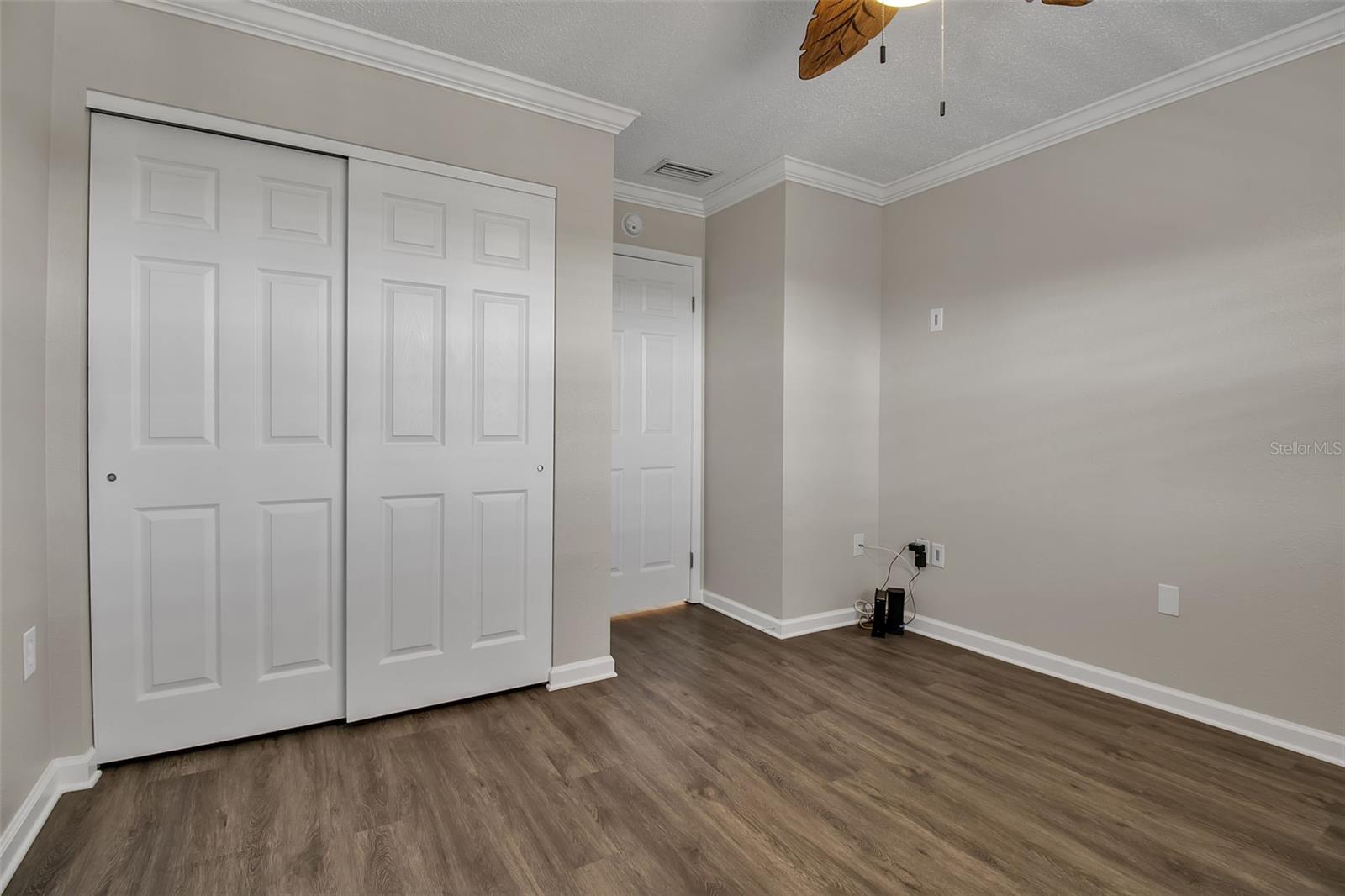 BAYSHORE ON THE LAKE APTS III SEC2 - Residential