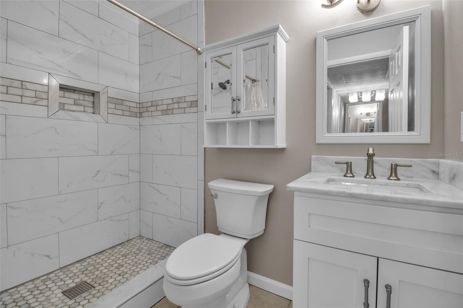 BAYSHORE ON THE LAKE APTS III SEC2 - Residential