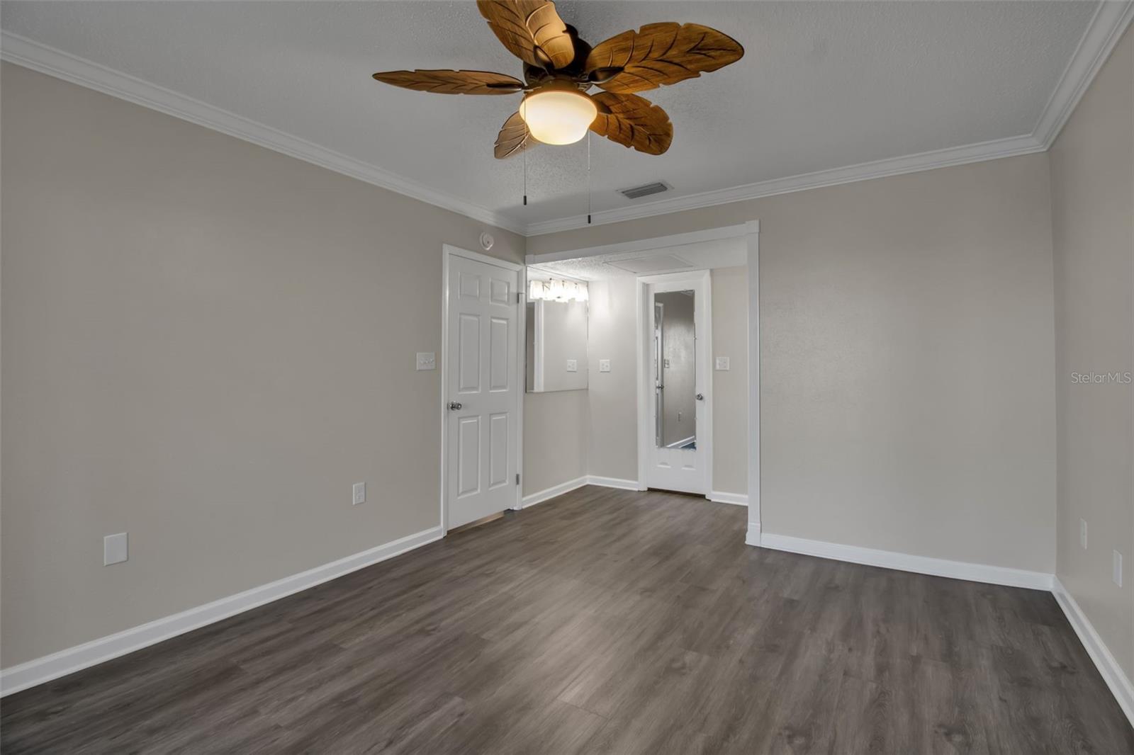 BAYSHORE ON THE LAKE APTS III SEC2 - Residential