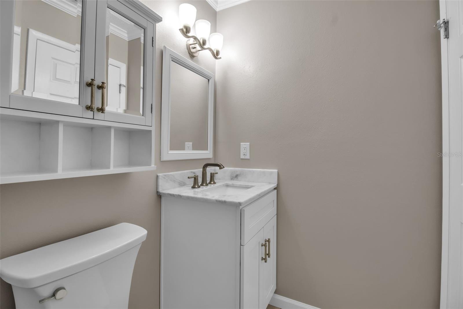 BAYSHORE ON THE LAKE APTS III SEC2 - Residential