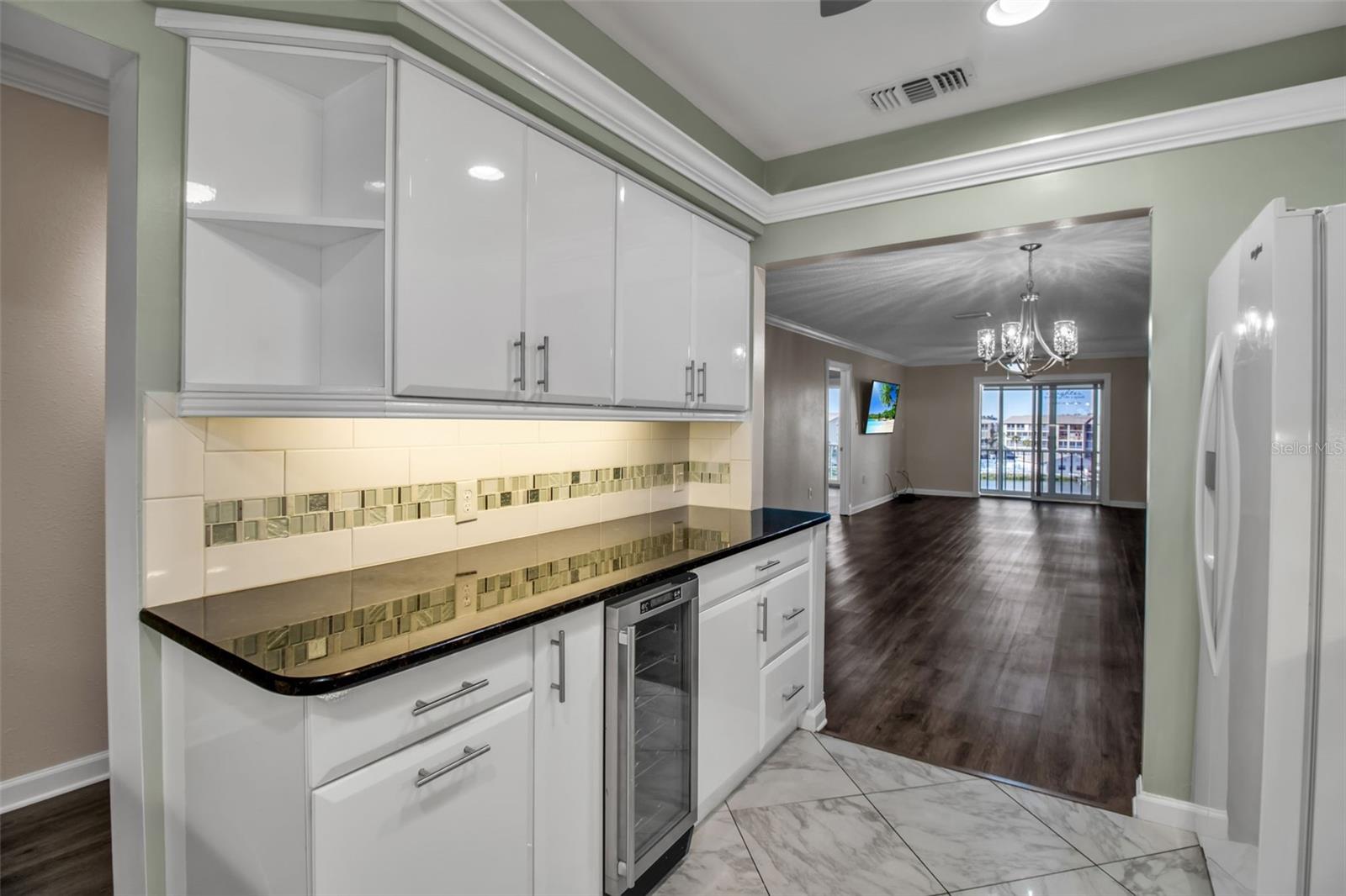 BAYSHORE ON THE LAKE APTS III SEC2 - Residential