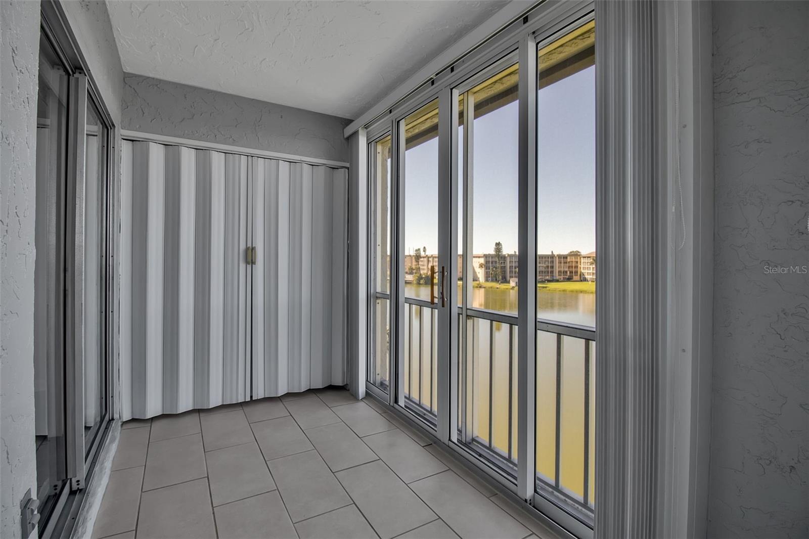 BAYSHORE ON THE LAKE APTS III SEC2 - Residential