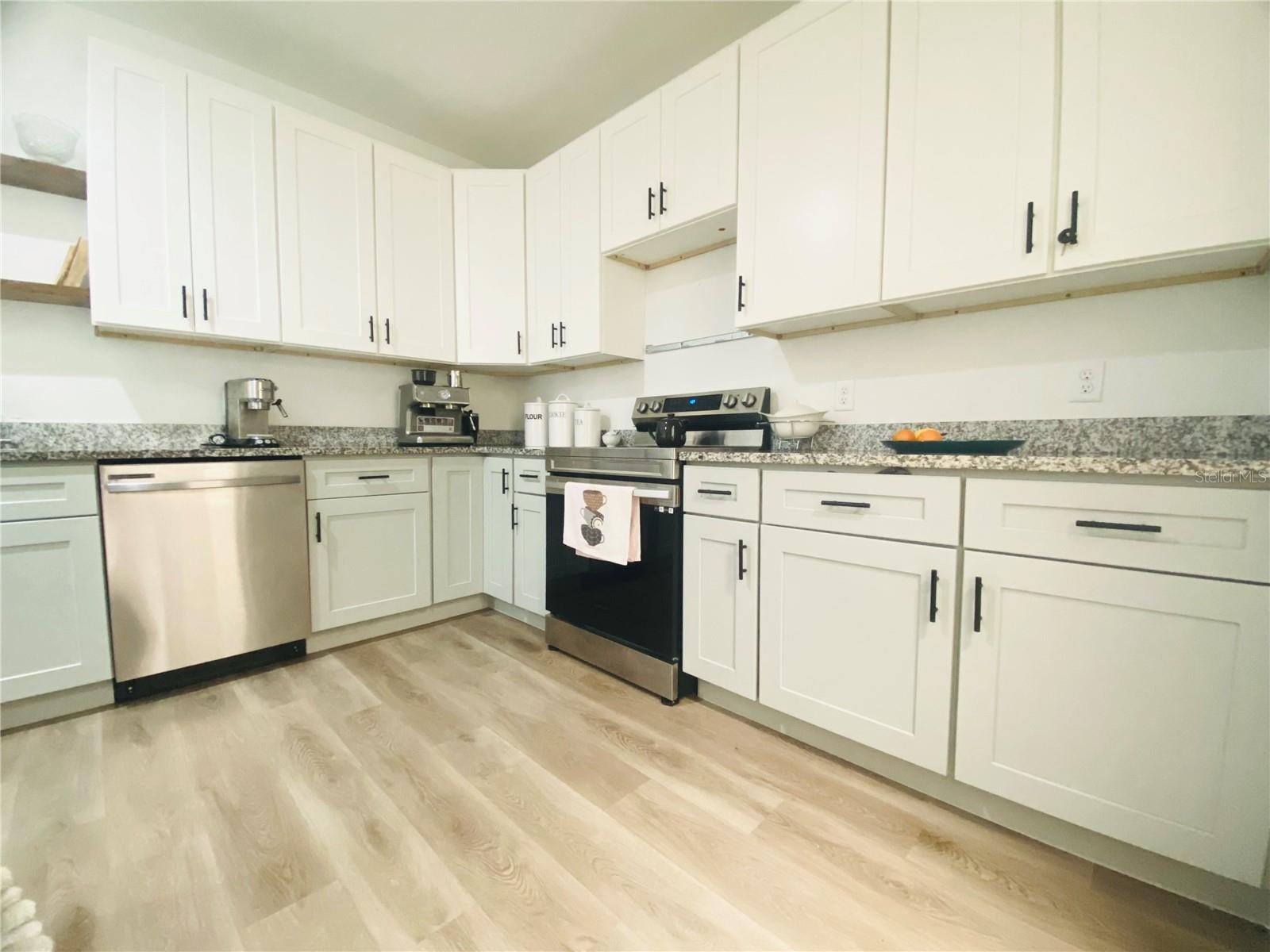 SPRING HILL UNIT 23 BLK 1598 LOT 16 - Residential