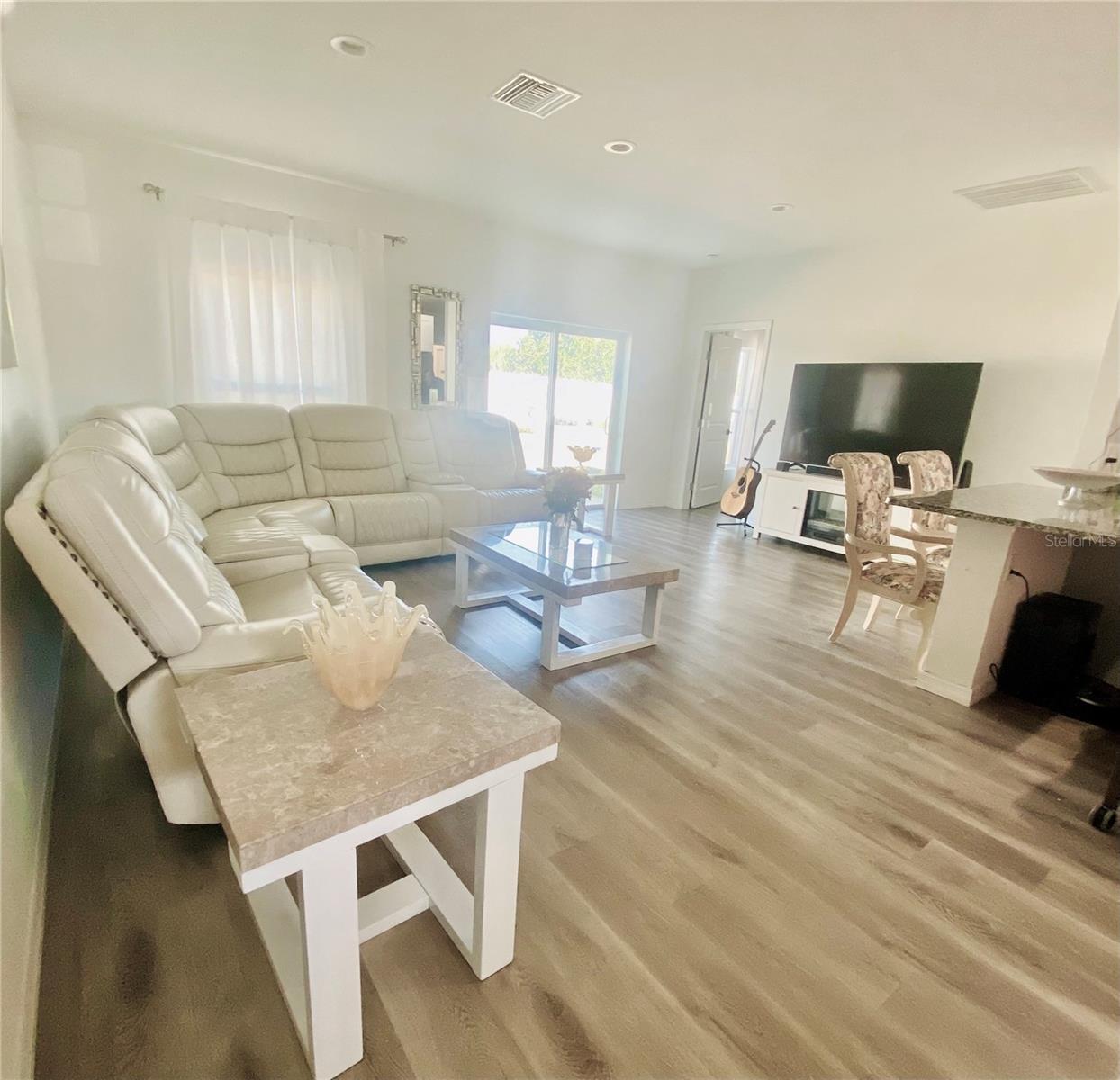 SPRING HILL UNIT 23 BLK 1598 LOT 16 - Residential