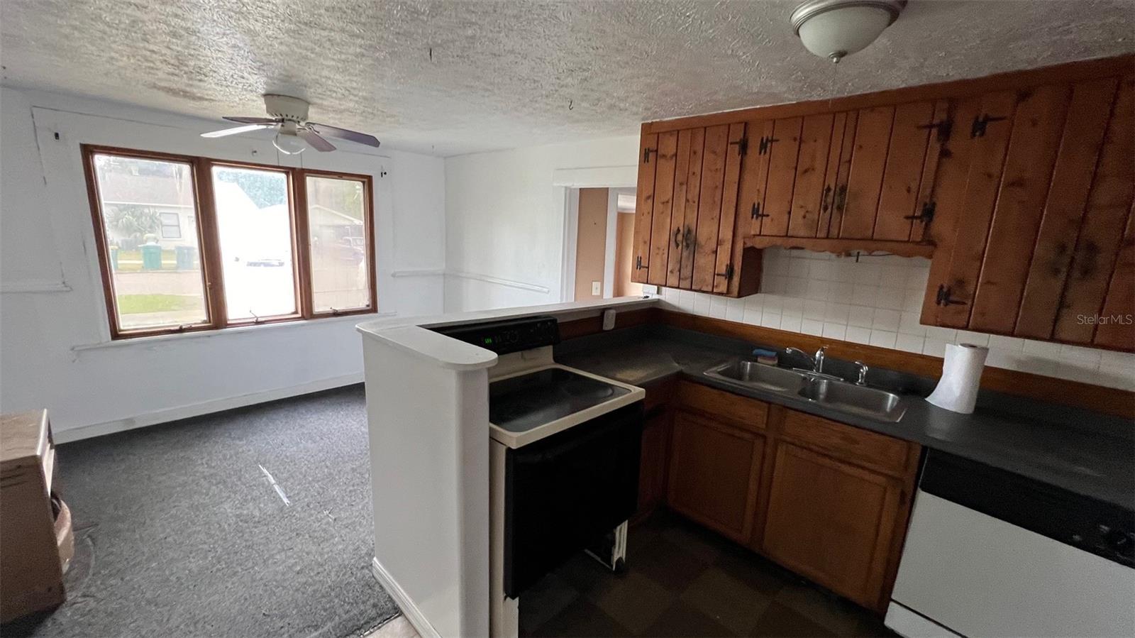 EUSTIS - Residential Income