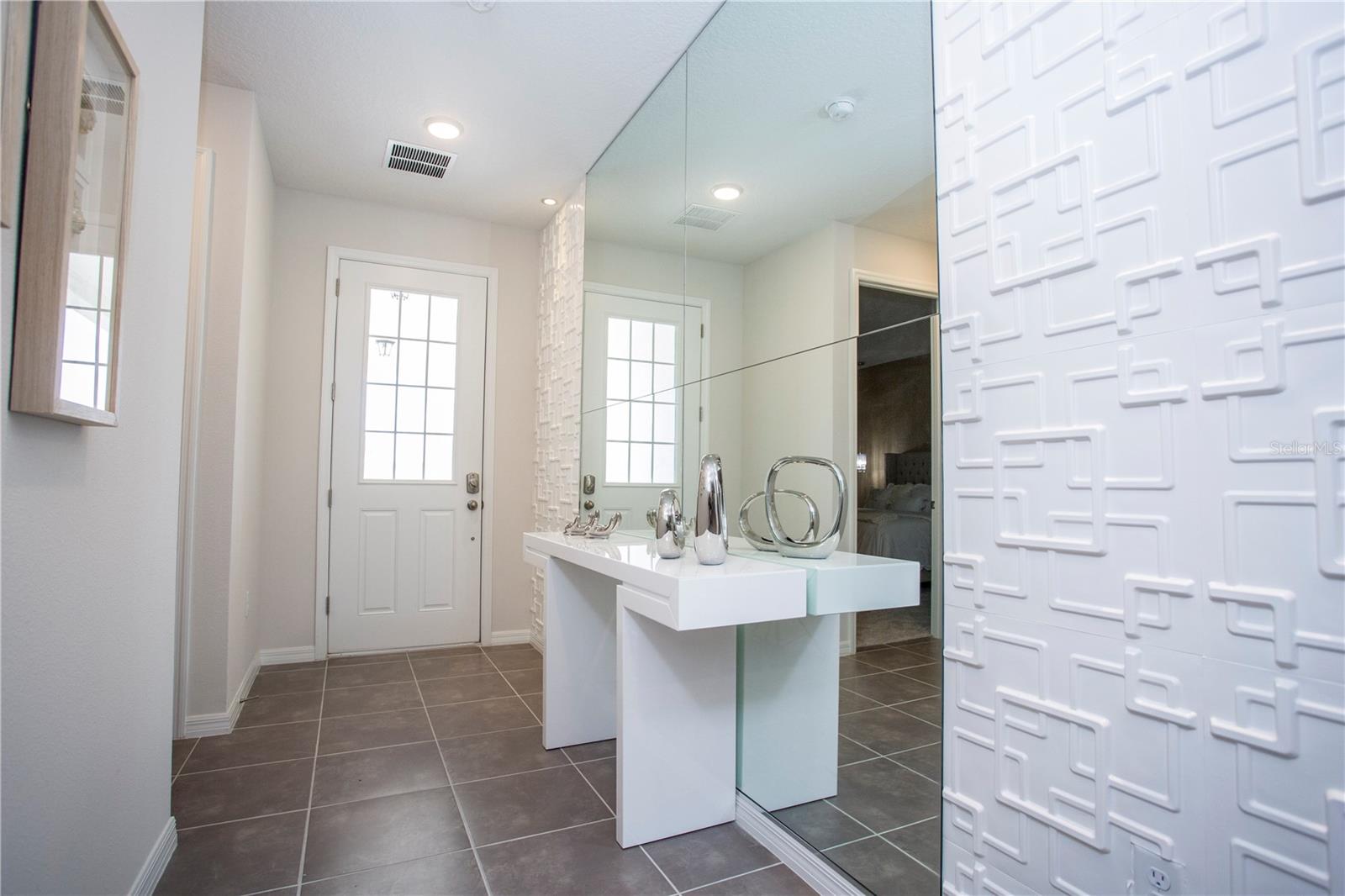 9071 SUNSHINE RIDGE LOOP