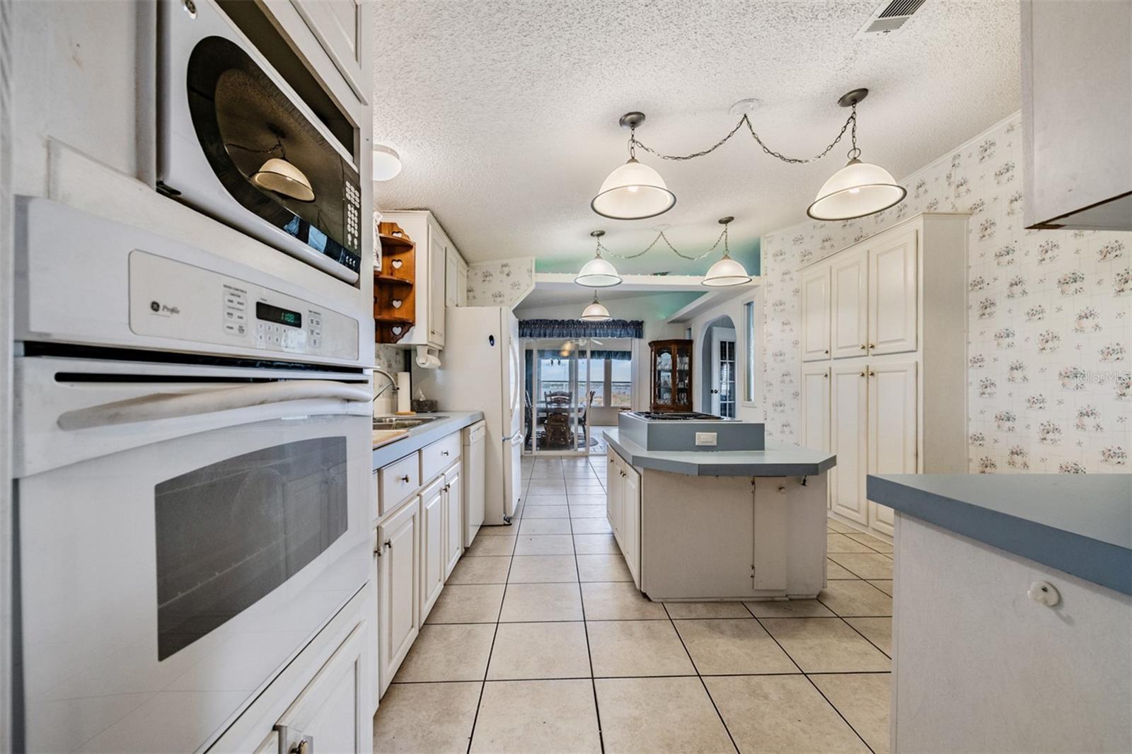 LAKE N GOLF ESTATES ADD - Residential