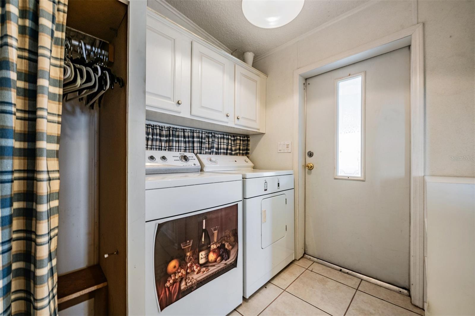 LAKE N GOLF ESTATES ADD - Residential