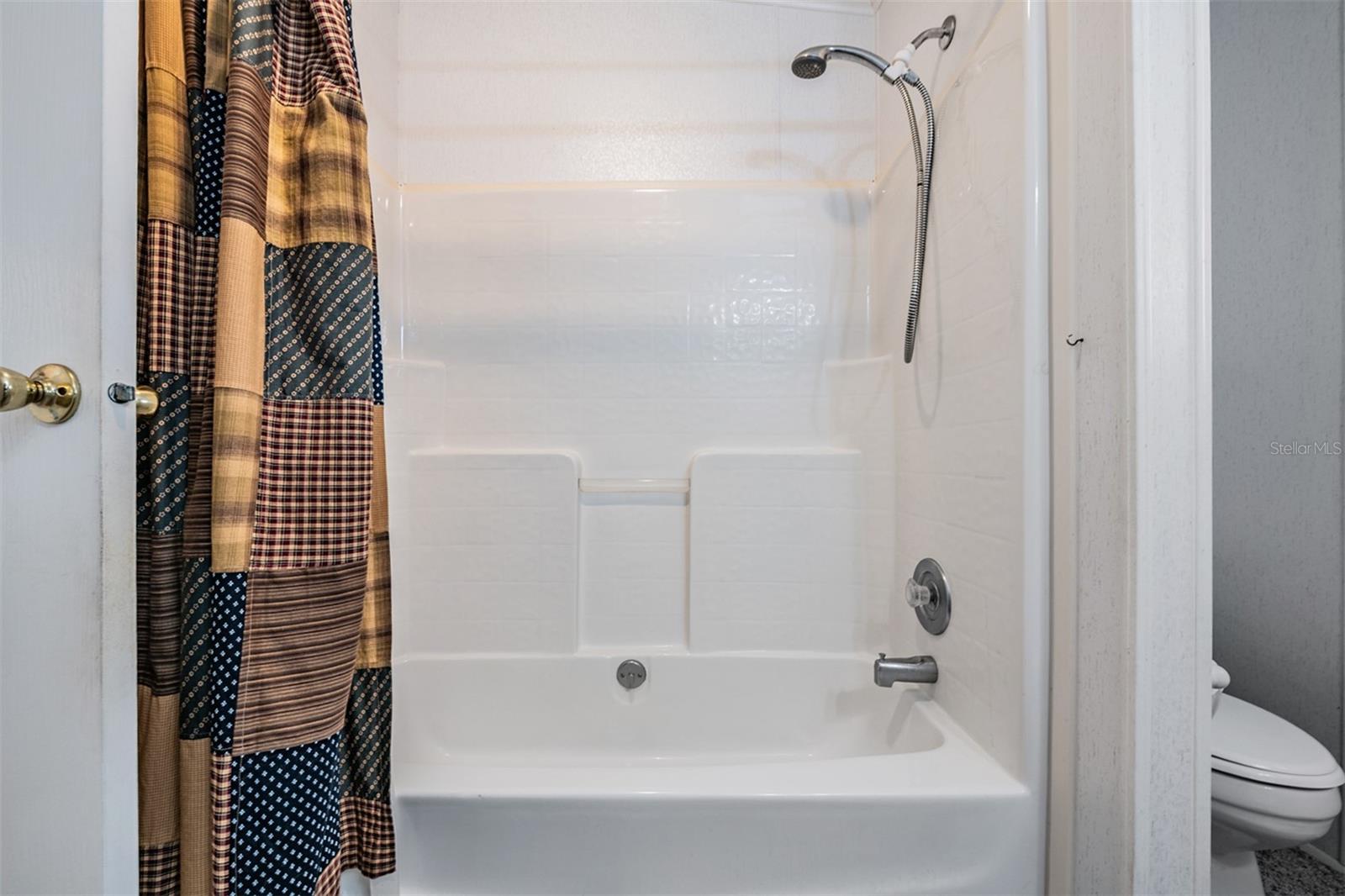 LAKE N GOLF ESTATES ADD - Residential