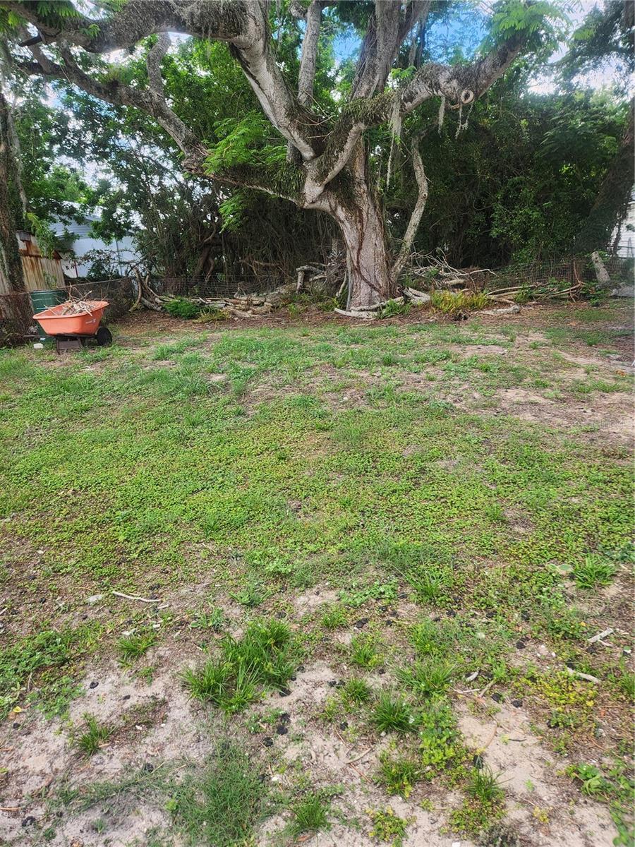 COUNTRY CLUB ESTATES RESUB PT - Residential