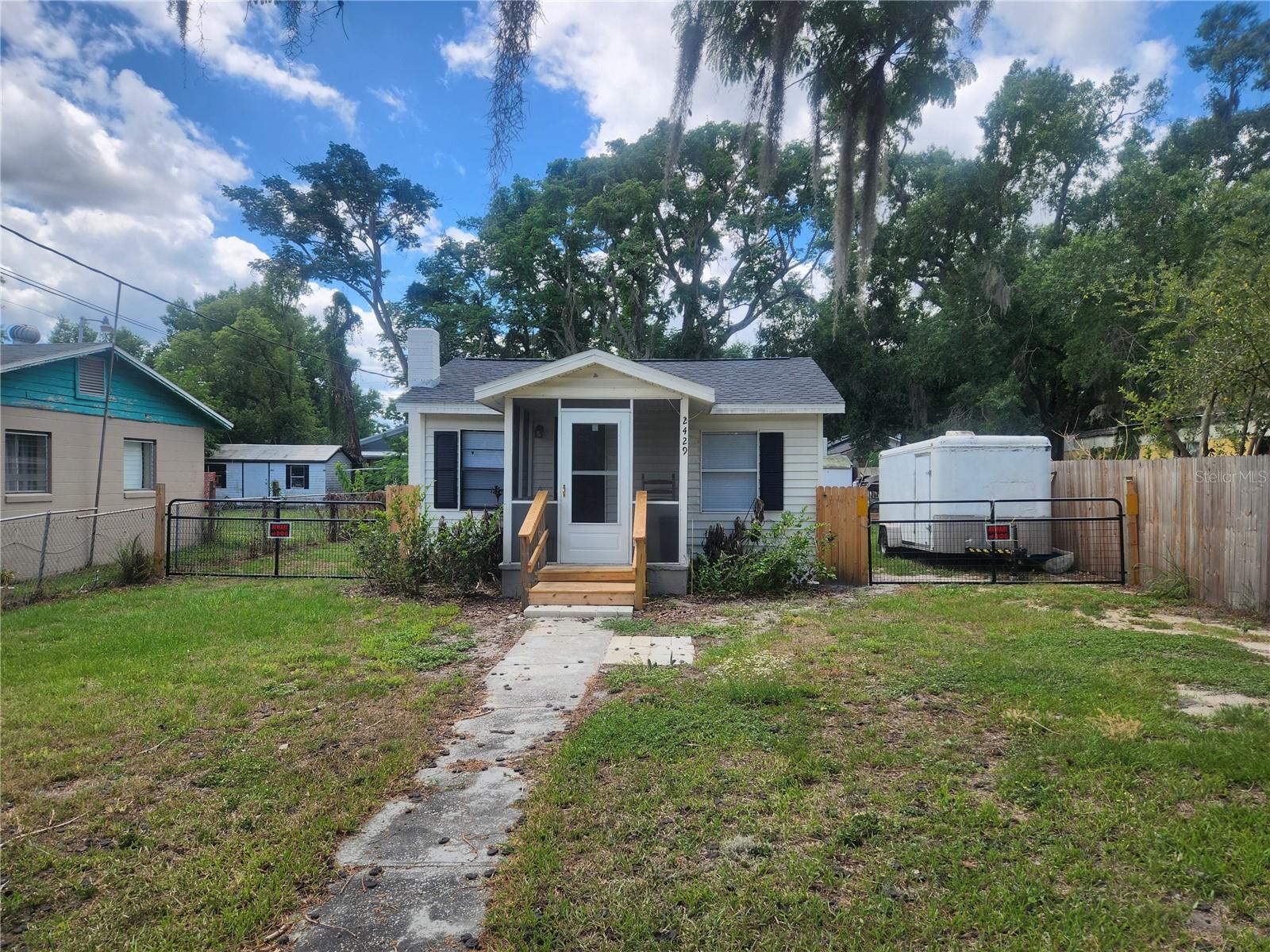 COUNTRY CLUB ESTATES RESUB PT - Residential