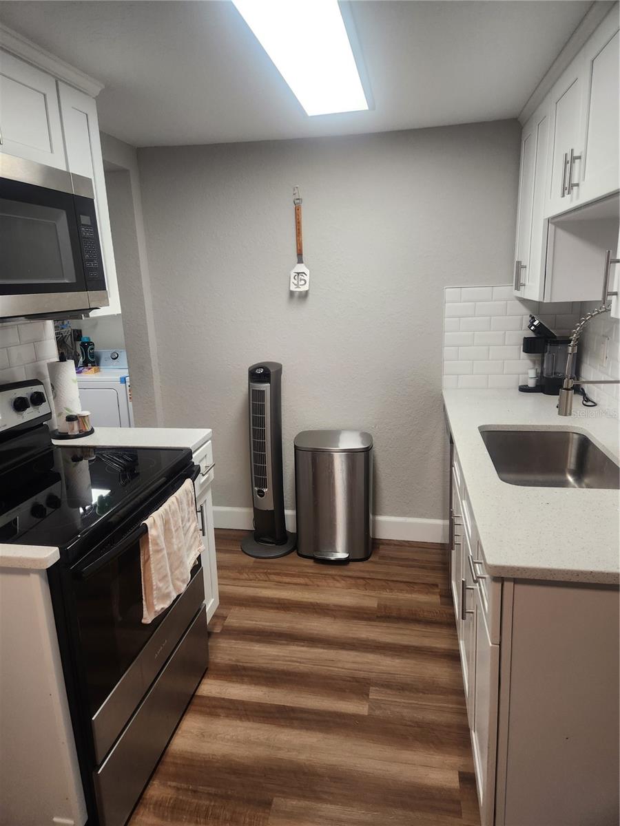 COUNTRY CLUB ESTATES RESUB PT - Residential