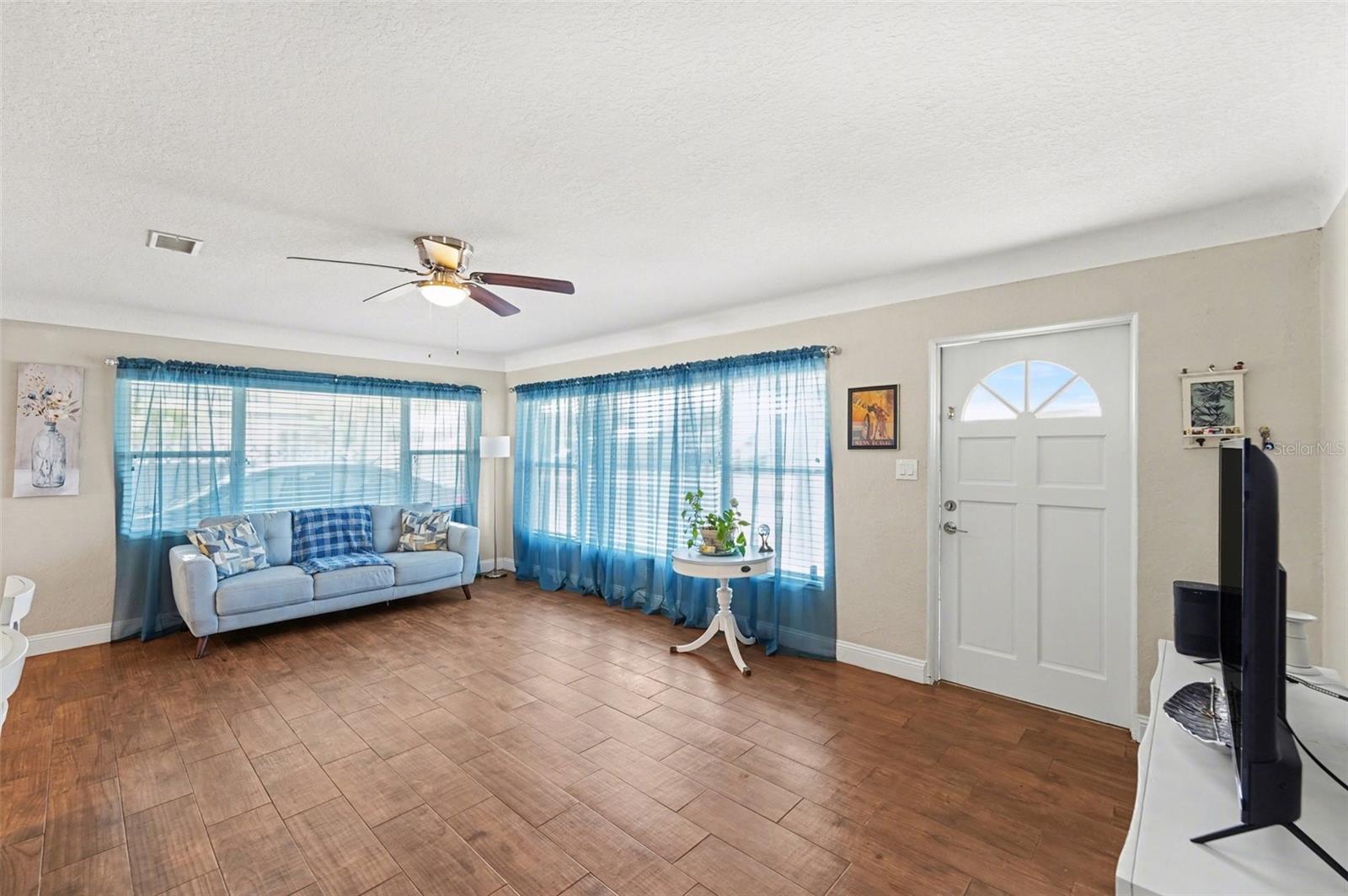 TROPICAL GROVES UNIT 1 - Residential