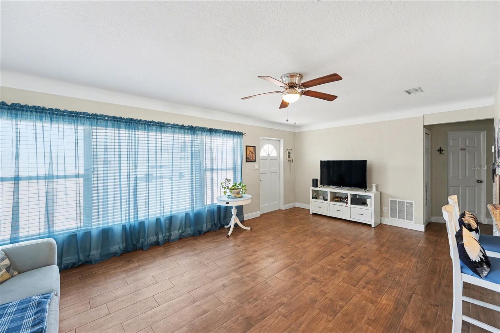 TROPICAL GROVES UNIT 1 - Residential