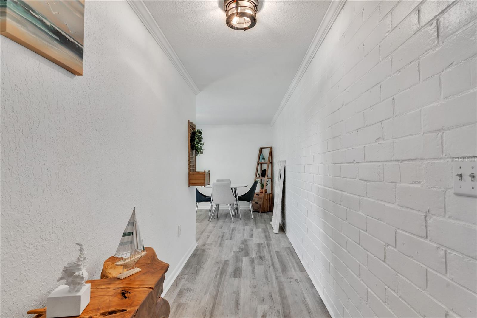 1859 SHORE DRIVE S 202