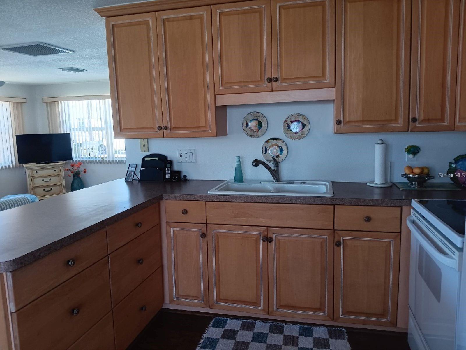 COUNTRY CLUB ESTATES - Residential