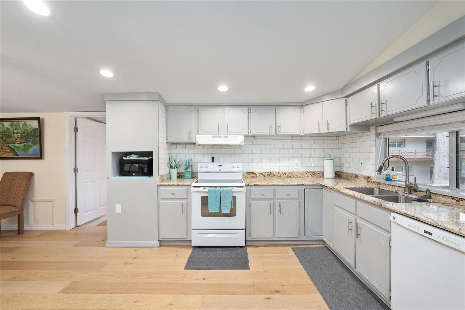 SUWANNEE ROVERA ESTATES - Residential