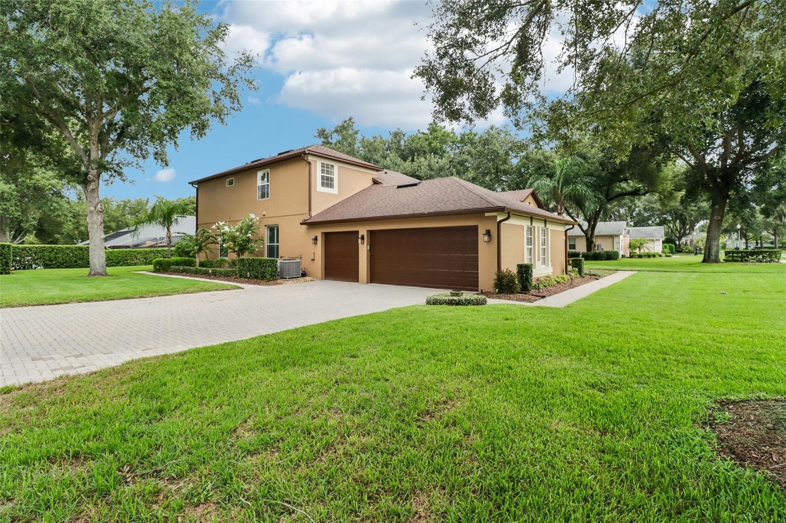 2947 CEDAR CREST DRIVE