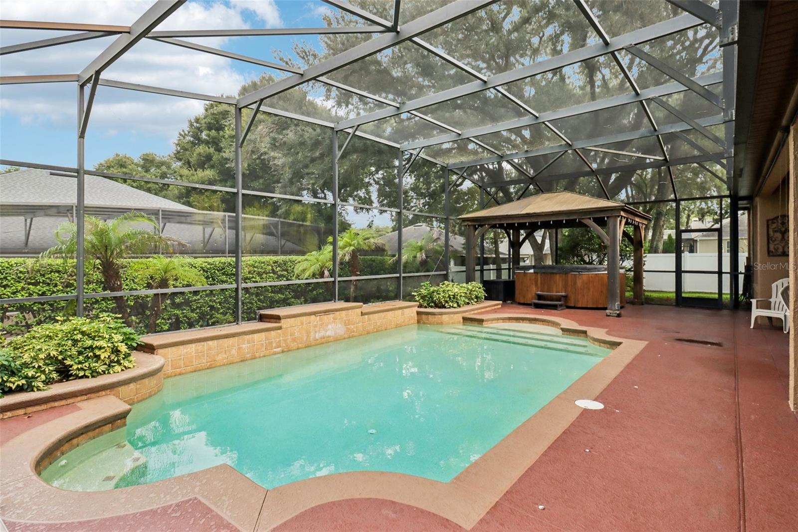 2947 CEDAR CREST DRIVE