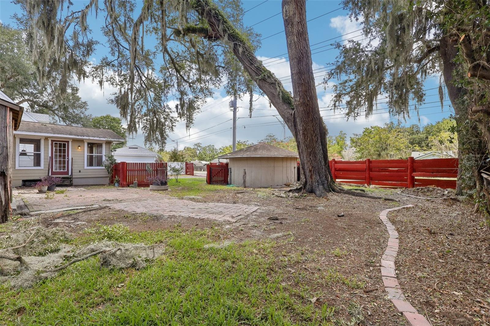 211 PRADO PLACE