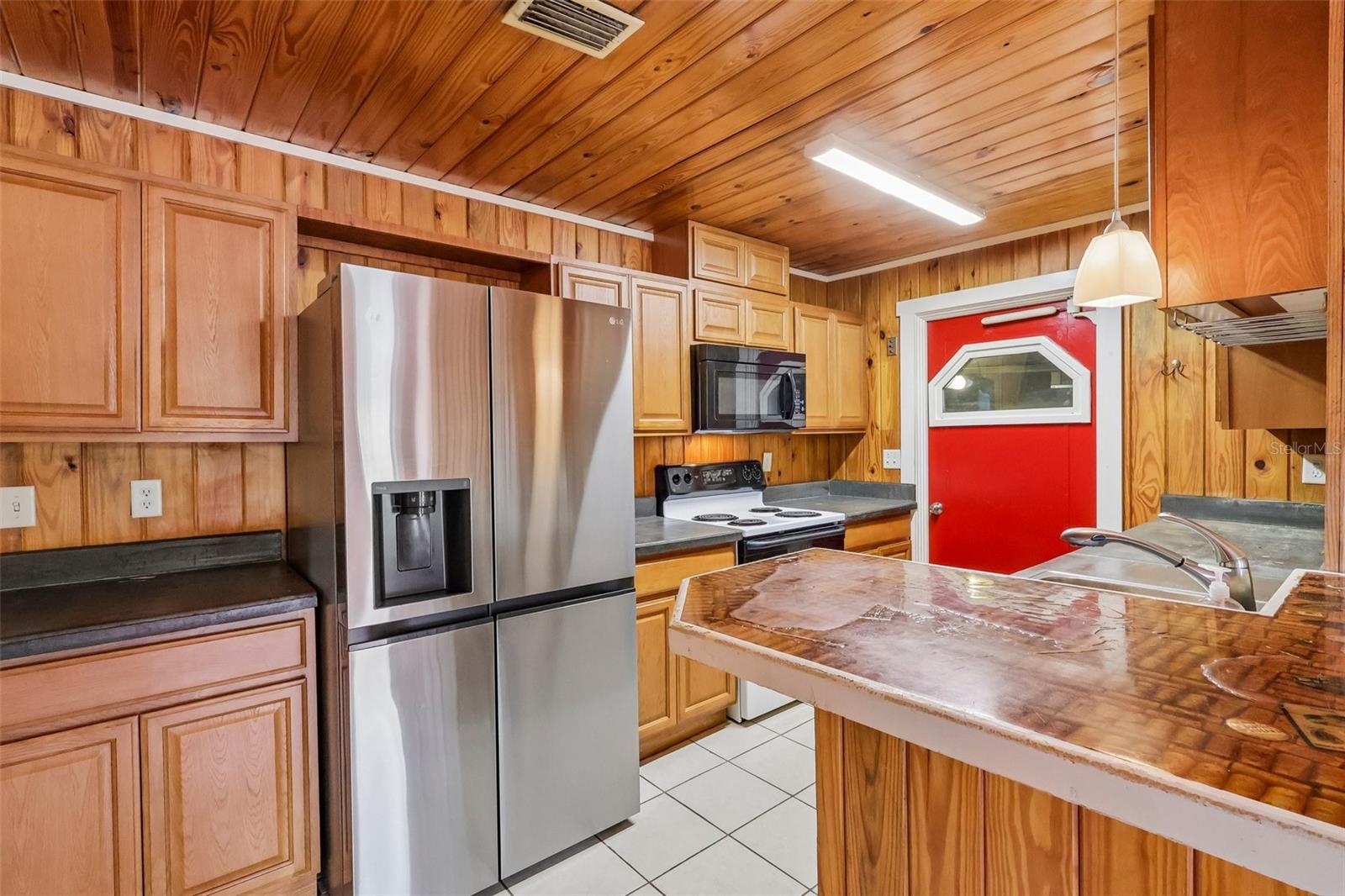 211 PRADO PLACE