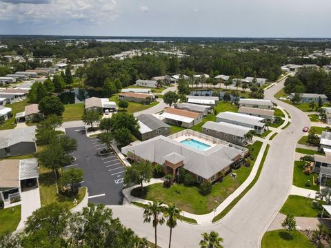 A home in ELLENTON