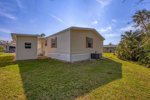 A home in ELLENTON