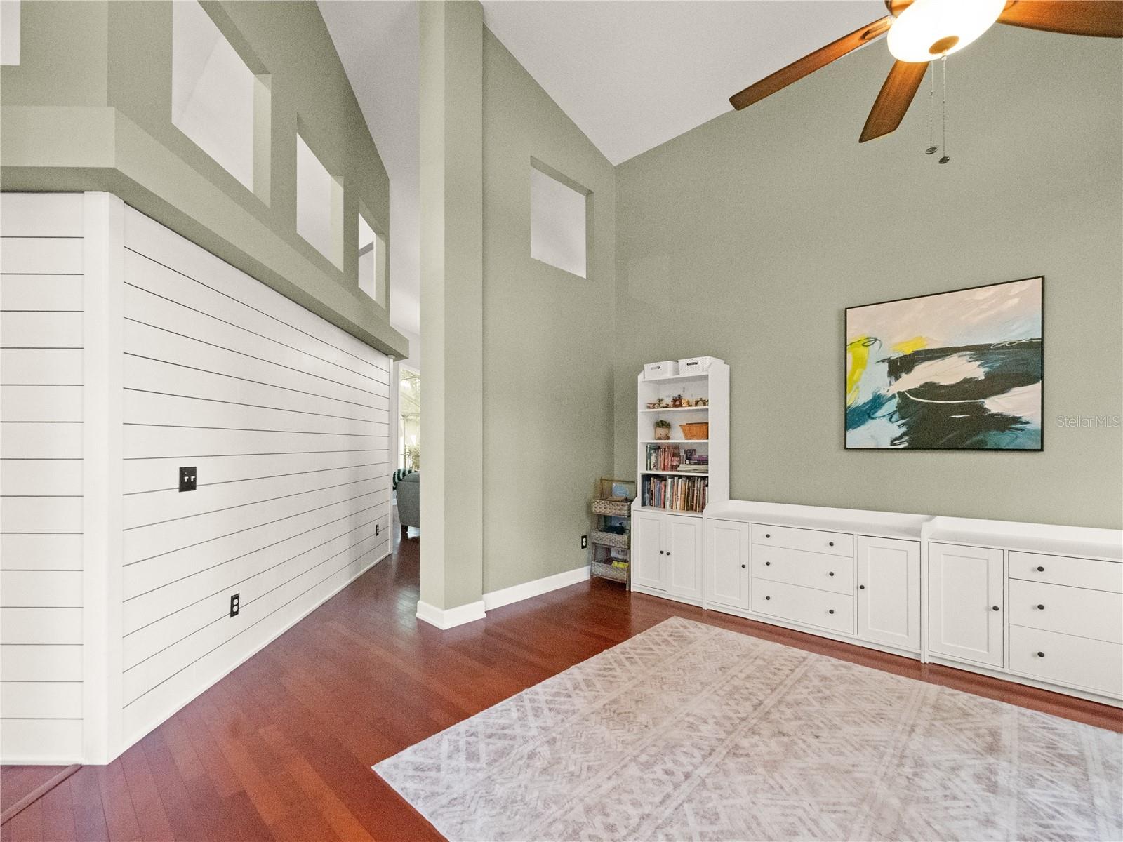 1096 NEW CASTLE LANE